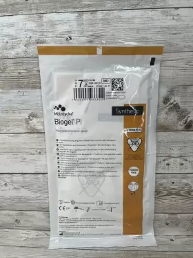 40870 BIOGEL Pi Polyisoprene Surgical Gloves Sterile #3