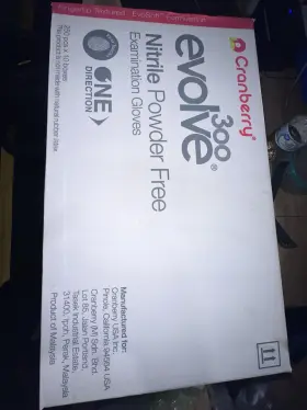EVOLVE300 CRANBERRY Powder Exam Gloves Box