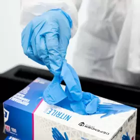 069165845802 DEFENDER SAFETY Nitrile Powder Disposable Gloves #2