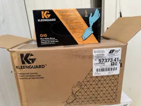 57373 KLEENGUARD Nitrile Gloves Powder Box