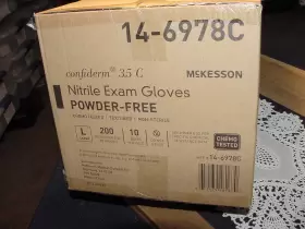 14-6978C MCKESSON Confiderm Nitrile Exam Gloves Powder #3