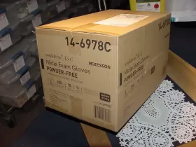 14-6978C MCKESSON Confiderm Nitrile Exam Gloves Powder