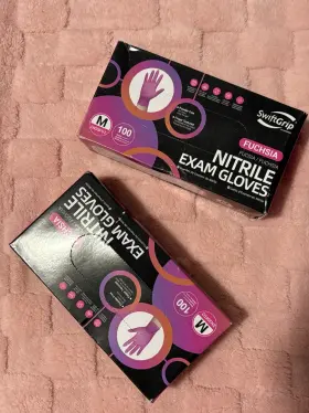 EN35FD2 SWIFTGRIP Fuchsia Nitrile Powder Exam Gloves
