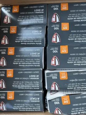 A13A34 VANGUARD Vguard Nitrile Disposable Gloves Powder Latex