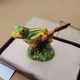* WOW! NOBILITY BEJEWELED BOX TREE FROG ON PLANT 3477 IN BOX